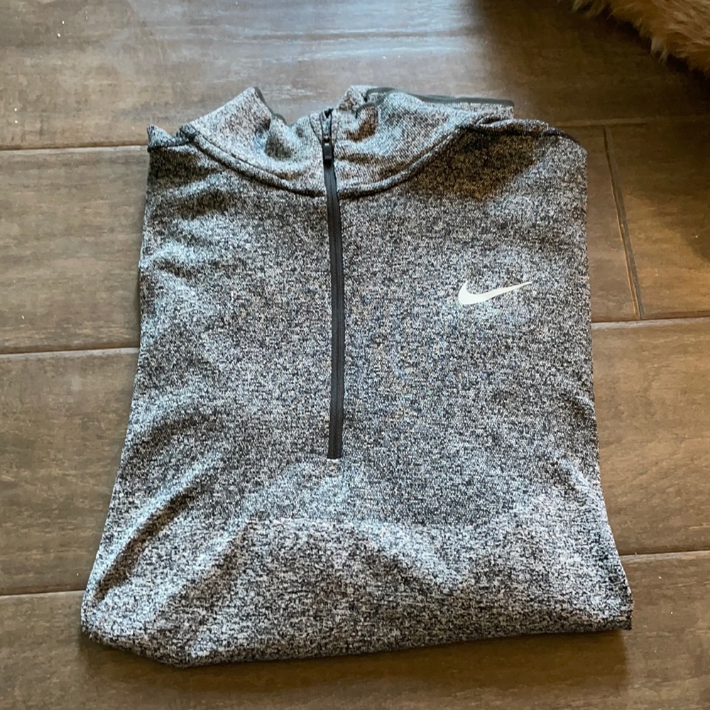 Men’s Nike quarter zip golf shirt